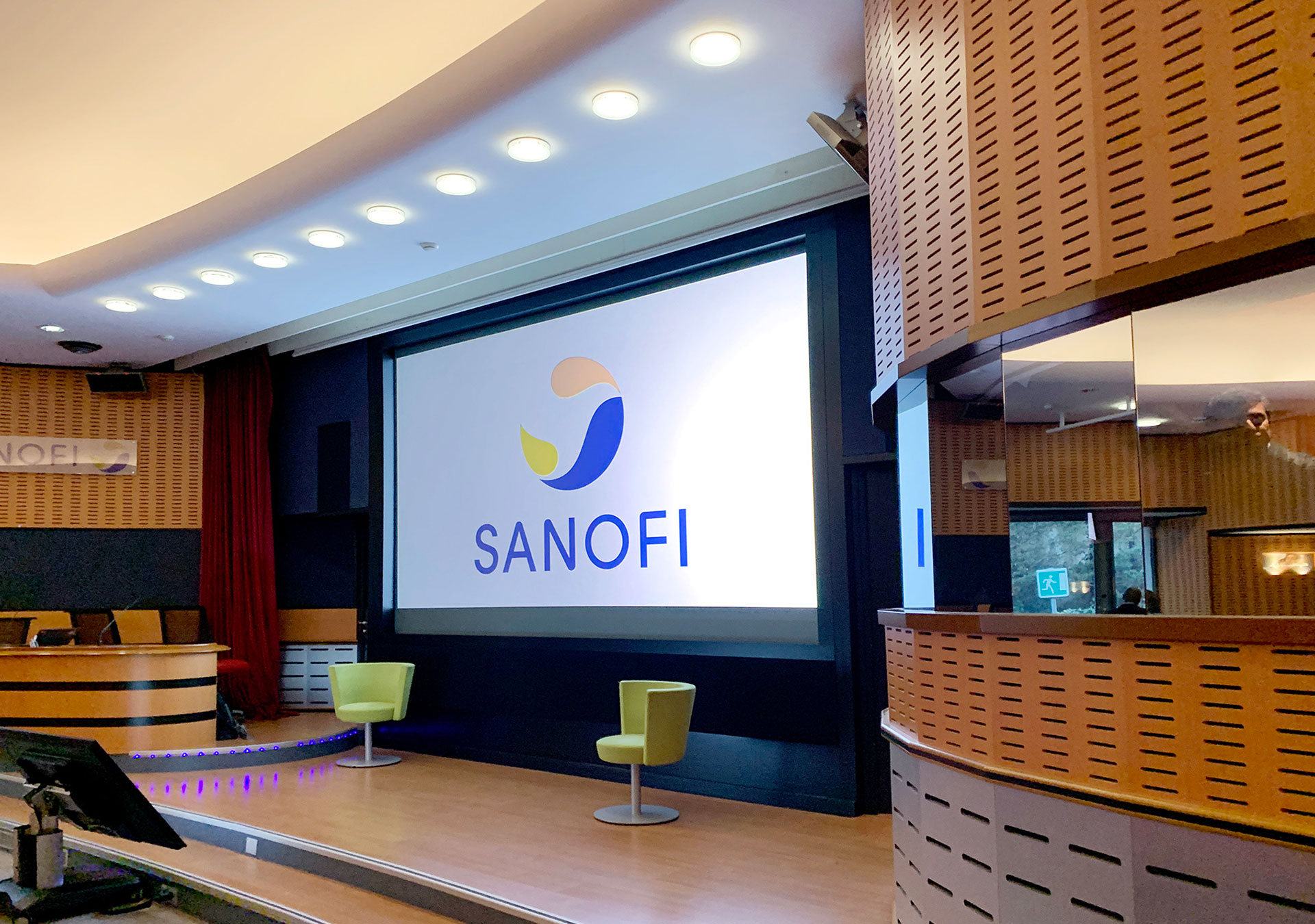 équipement audiovisuel auditorium Sanofi